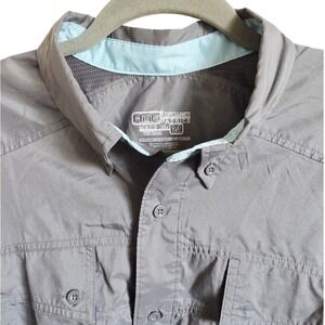 Huk Performance Fishing Button Up Shirt Gray Men's Medium Vented Sun Protection